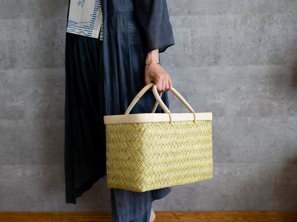 Market Basket with Rattan Handle M-Fine / Suzutake Bamboo / Iwate-JPN 450801-1