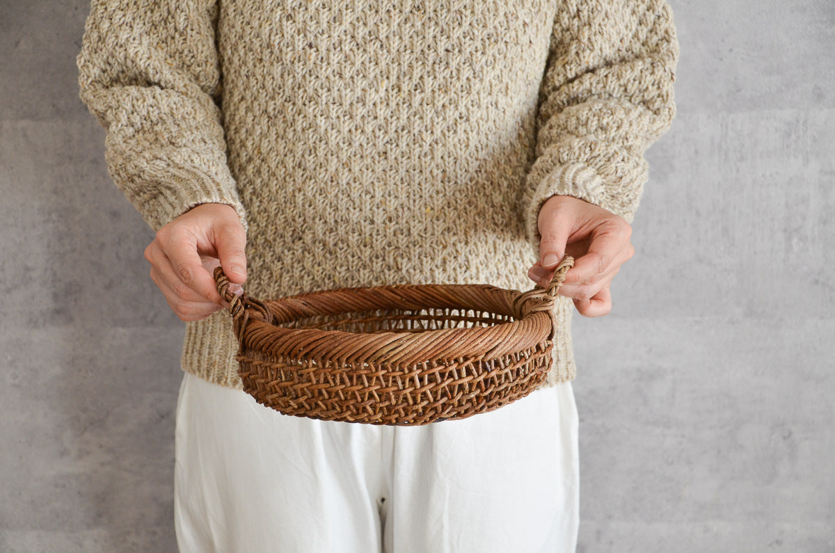 Round Serving Basket – Sukashi Weave / Akebi Vine / Nagano-JPN 311228-1