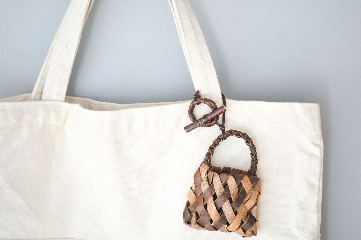 Bag charm / Walnut / Yamagata-JPN 311409-1