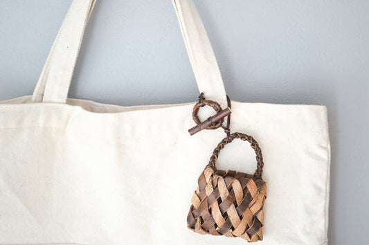 Charm “Bag Shape” / Walnut Bark / Yamagata-JPN 311409-1