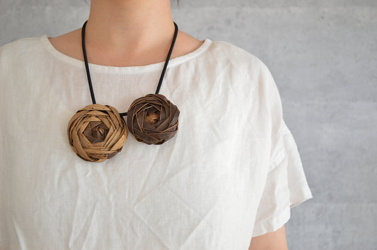 Pendant Pair “Rose” / Walnut Bark / Yamagata-JPN 311417
