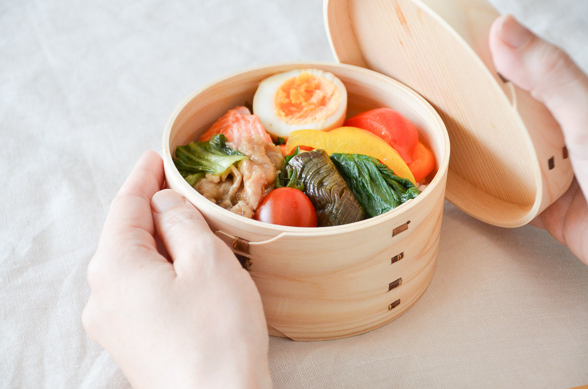 Round Bento box -Cherry bark finish- / Hinoki, Sawara cypress / Gifu-JPN 811106-1
