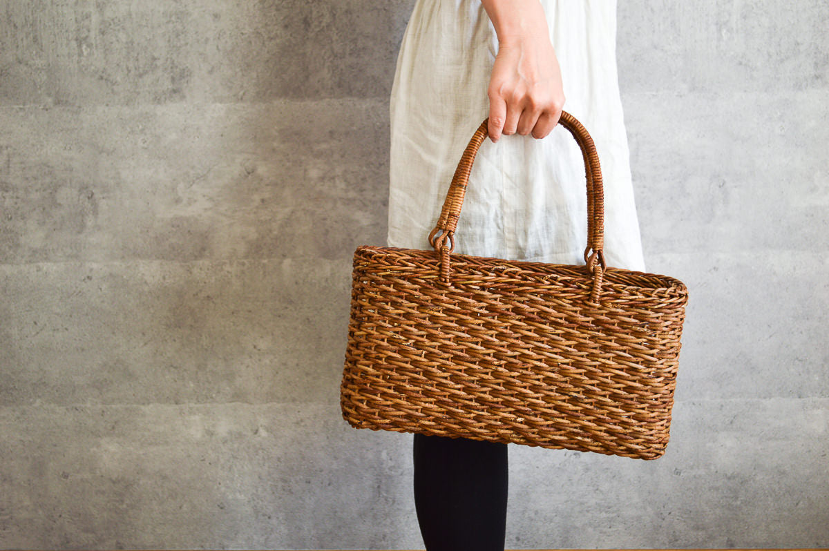 Hand bag “Matsuba” M, L / Brown Akebi vine / Nagano-JPN 311224