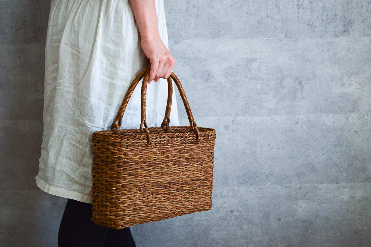 Hand bag “Matsuba” M, L / Brown Akebi vine / Nagano-JPN 311224
