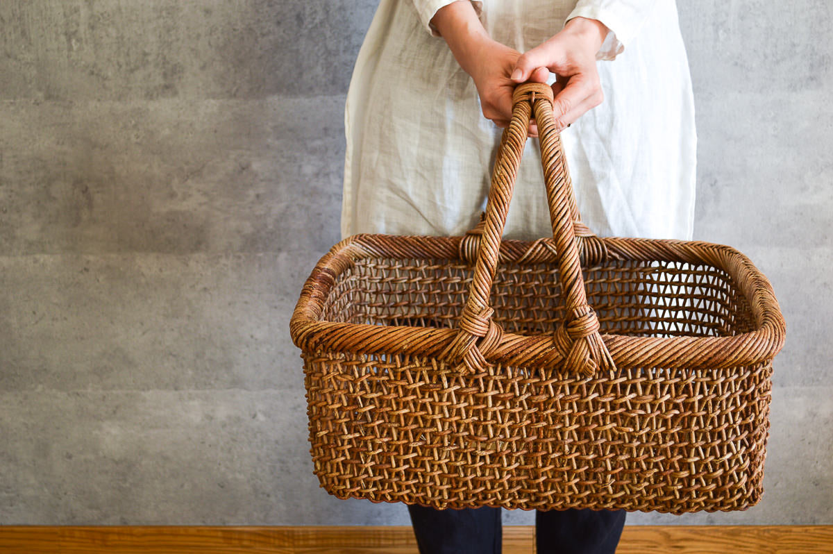 Wide Rectangle Basket with Handle – Sukashi Weave / Akebi Vine / Nagano-JPN 311209-1