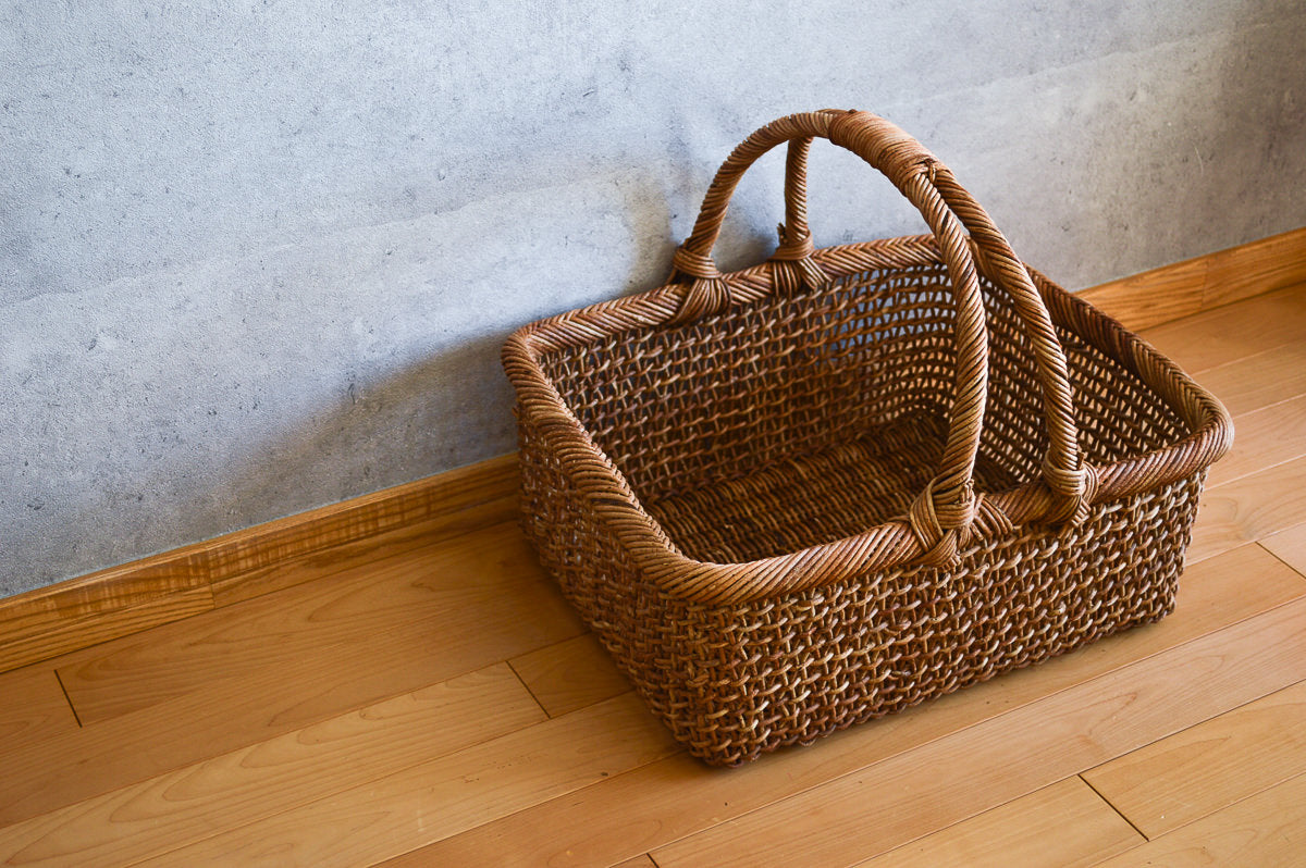 Wide Rectangle Basket with Handle – Sukashi Weave / Akebi Vine / Nagano-JPN 311209-1