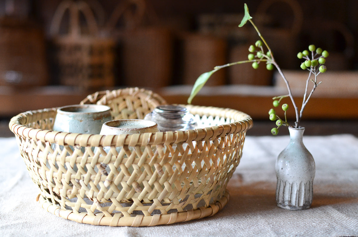Round cup basket, M, L (shallow) / Nemagari bamboo / Nagano-JPN 610211