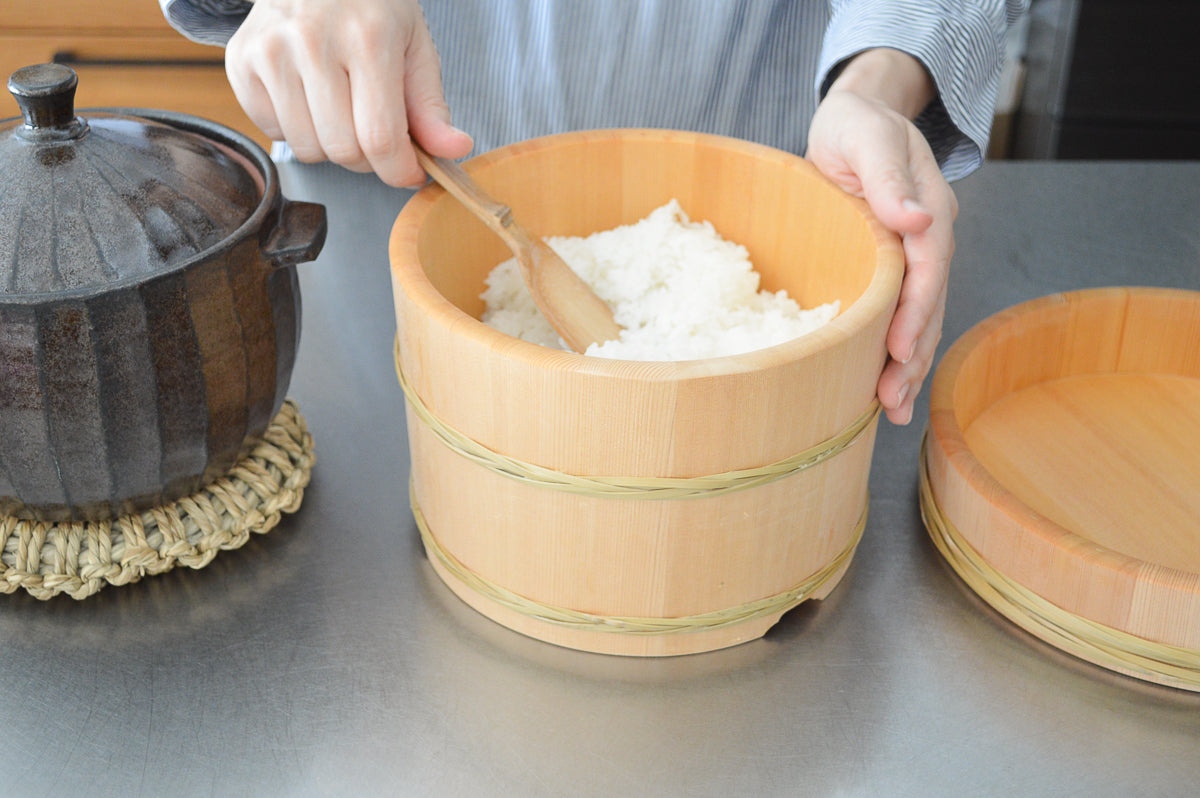 Cooked rice container(Bamboo hoop) "Ohitsu" 18cm, 21cm, 24cm, 27cm 4sizes / Sawara cypress / Nagano-JPN 811116