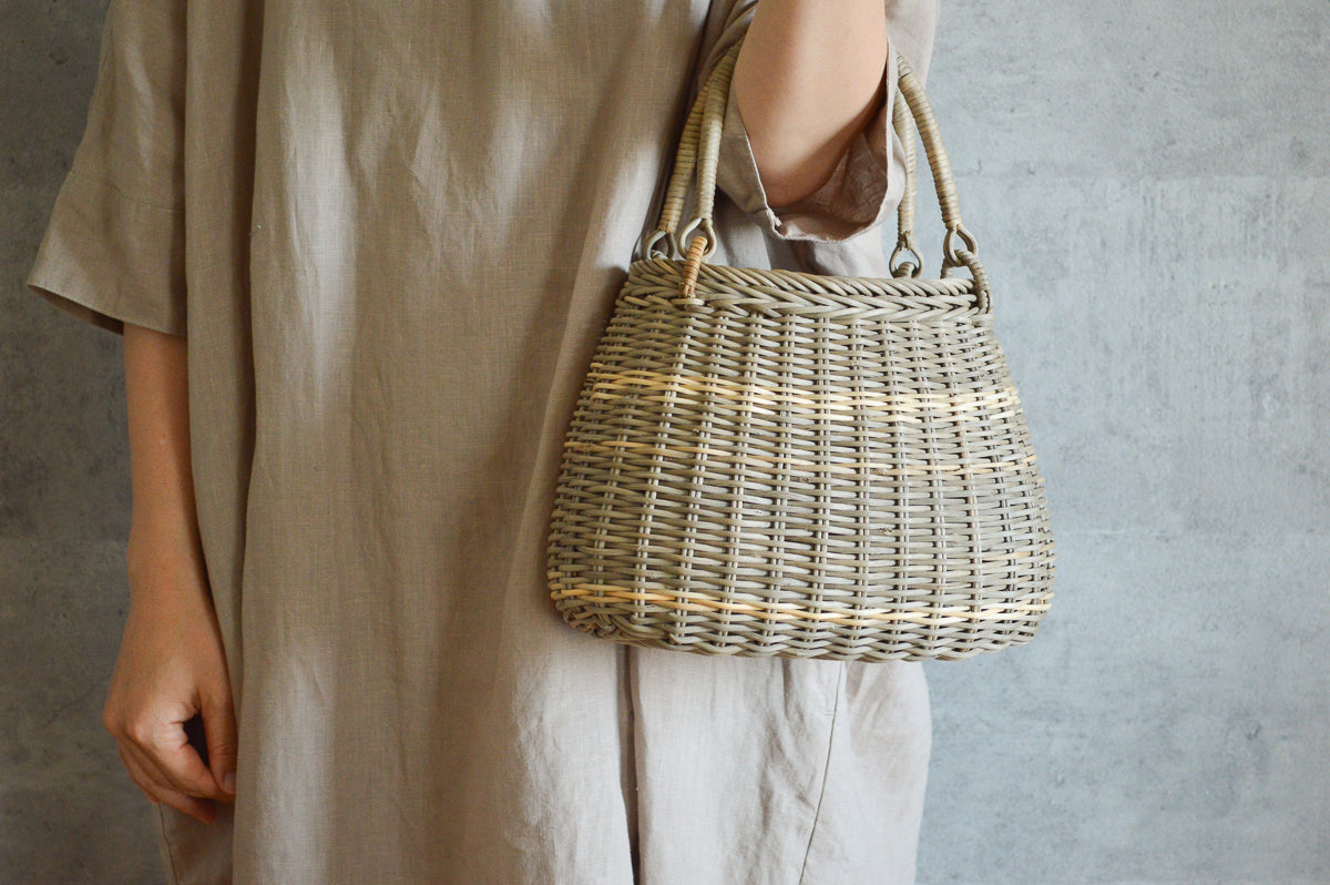 Hand bag “Plump” -close weave- S / Gray Akebi vine / Nagano-JPN 311247-1