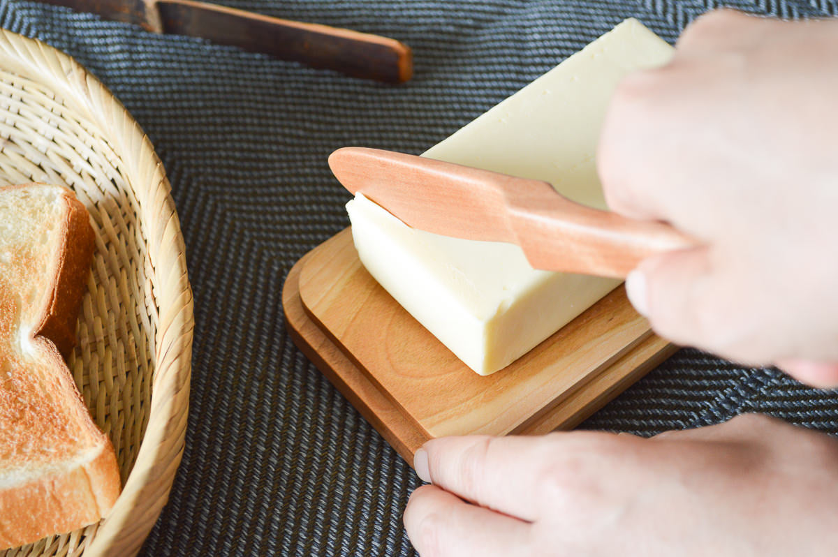 Spreader knife “Dimple”, “Step”, “Crank” / Japanese cherry birch / Ōita-JPN 211143