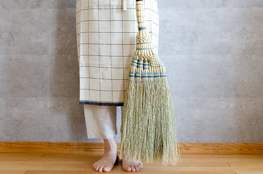 Hand Broom / Broomcorn / Nagano-JPN 121703-1
