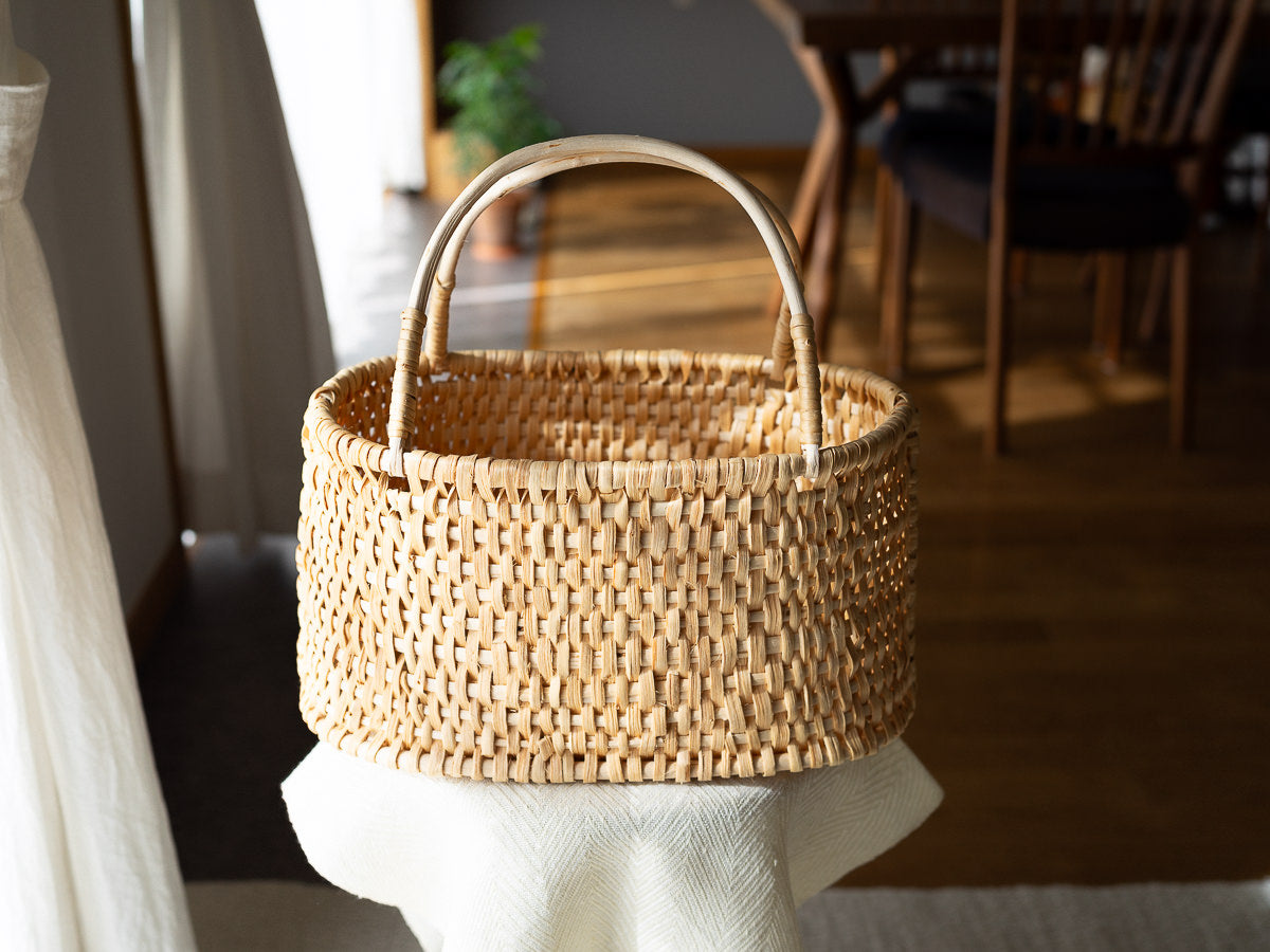 Oval Basket with Handle / Pine Root / LTU 140514