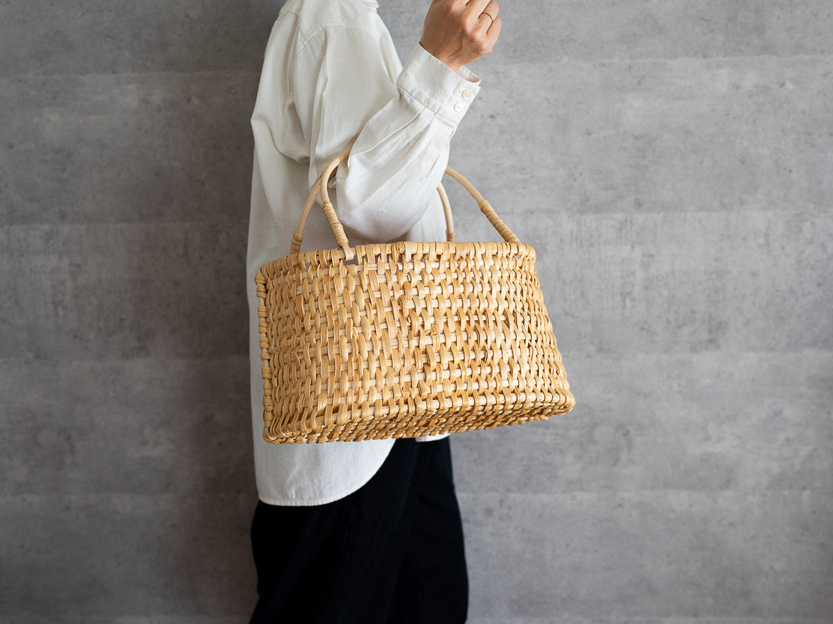 Oval Basket with Handle / Pine Root / LTU 140514