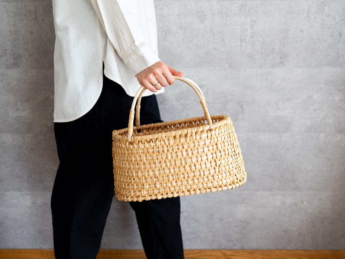 Oval Basket with Handle / Pine Root / LTU 140514
