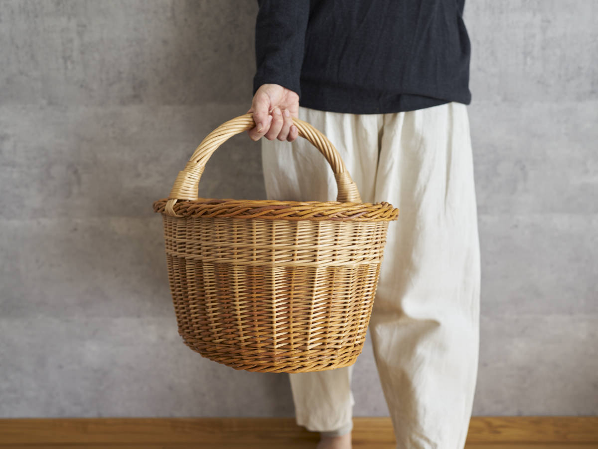 リトアニア/やなぎ シギタスさん 手つきオーバルバスケット 皮つき 140522-3