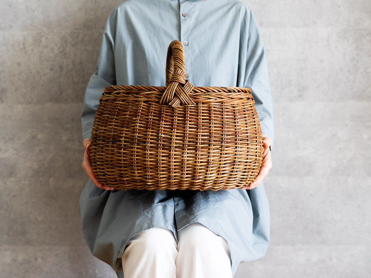 Rounded Basket with Handle / Akebi Vine / Nagano-JPN 311212-1