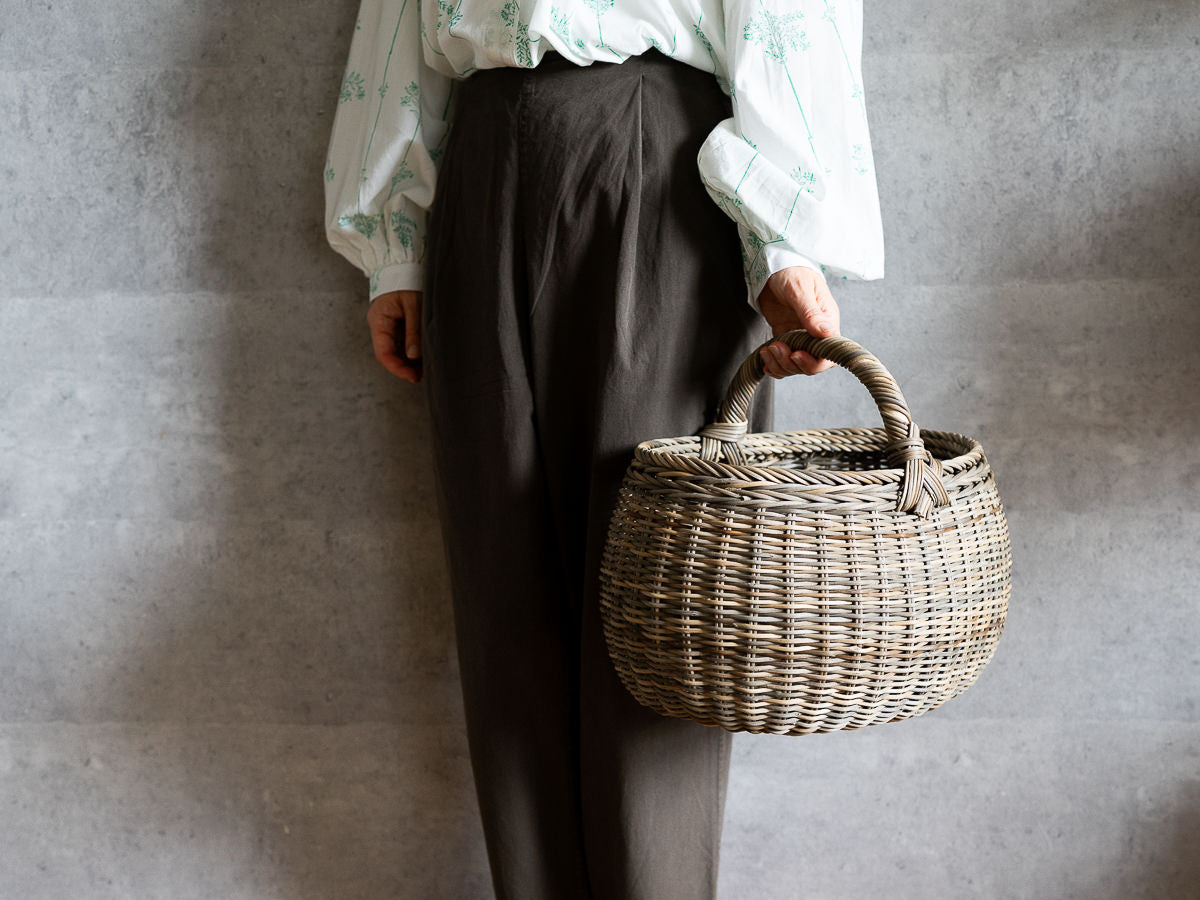 Rounded Basket with Handle / Gray Akebi Vine / Nagano-JPN 311252-1