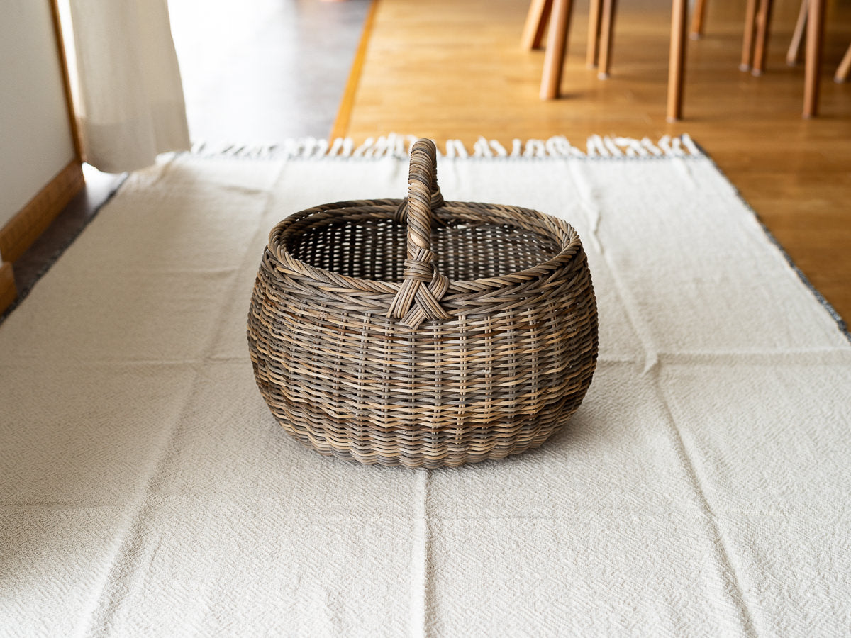 Rounded Basket with Handle / Gray Akebi Vine / Nagano-JPN 311252-1