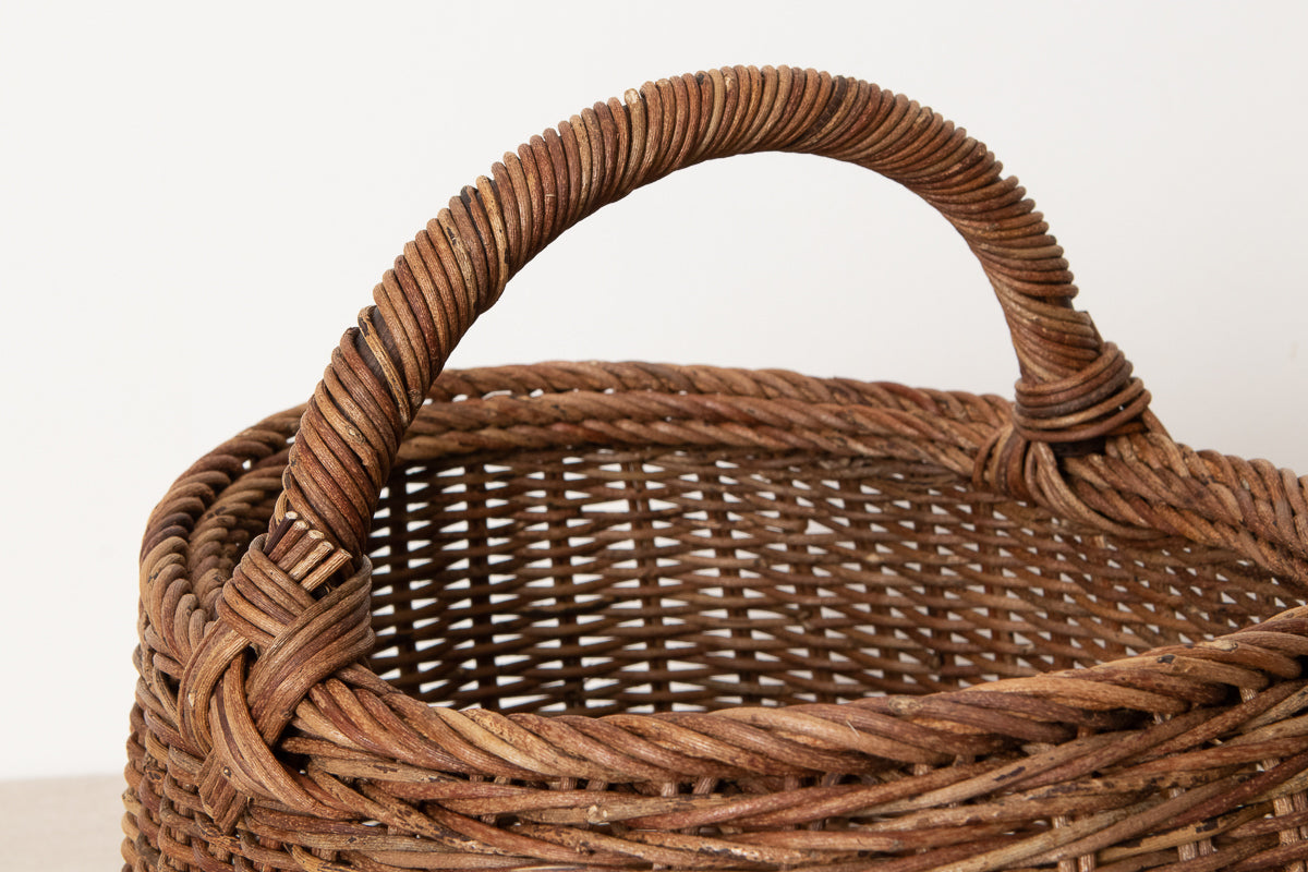 Rounded Basket with Handle / Akebi Vine / Nagano-JPN 311212-1