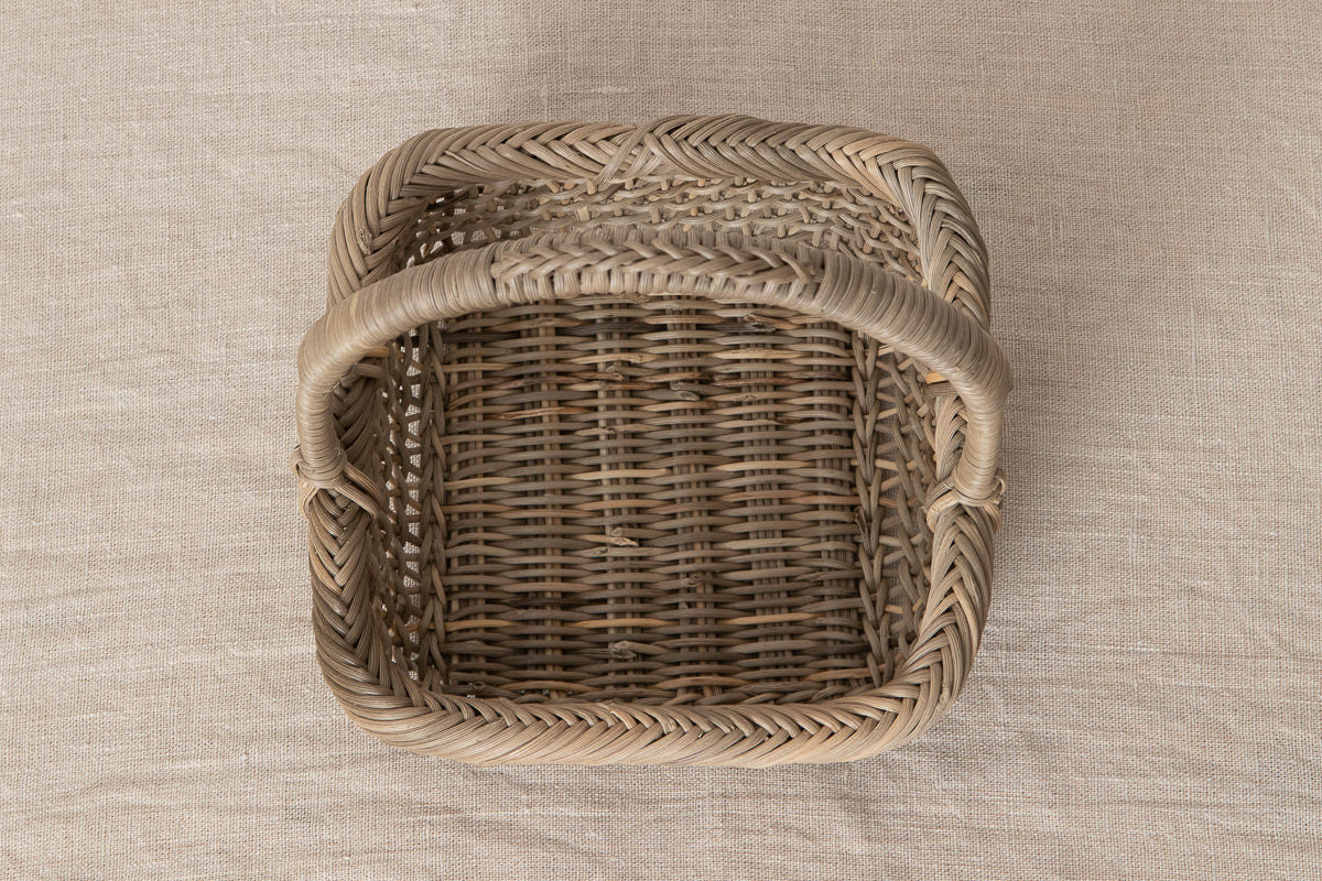 Square Serving Basket with Handle – Sukashi Weave / Gray Akebi Vine / Nagano-JPN 311242-1