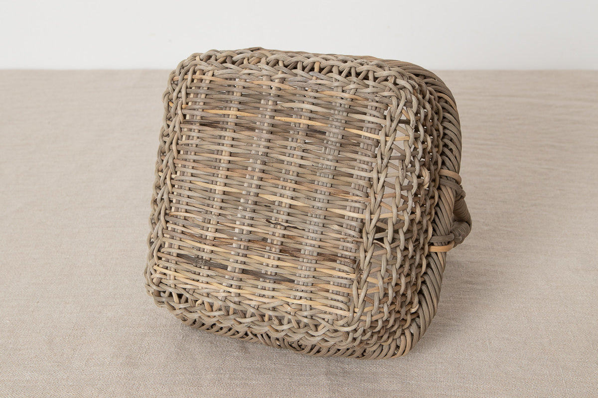 Accessory basket (Square) / Gray Akebi vines / Nagano-JPN 311242-1