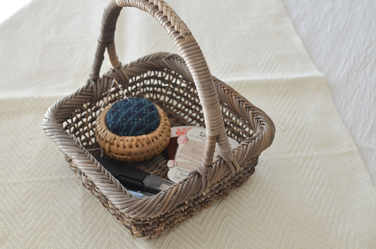 Accessory basket (Square) / Gray Akebi vines / Nagano-JPN 311242-1
