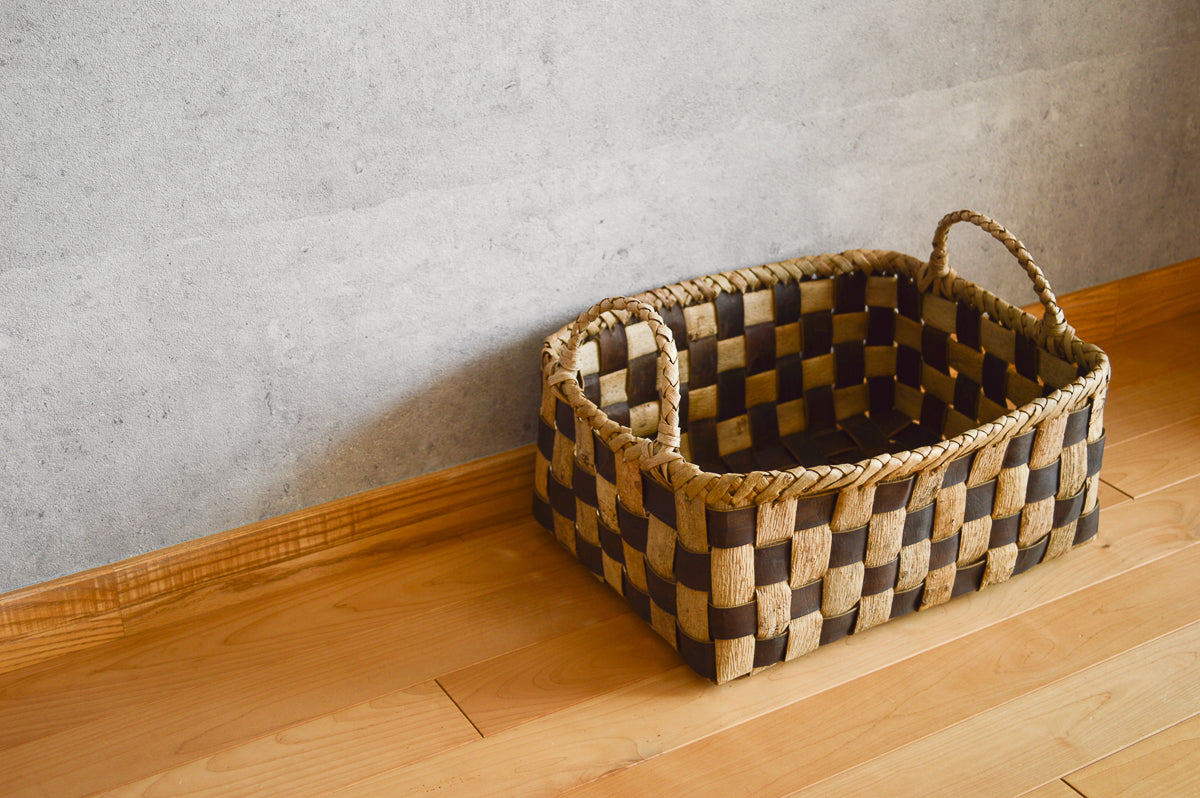 Storage basket L (light check) / Walnut / Iwate-JPN 1510597-1