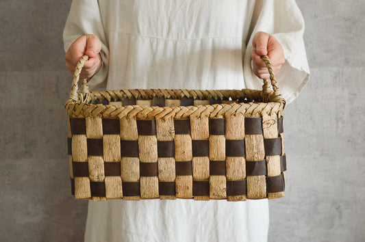Storage Basket with Handle Large “Checker Light” / Walnut Bark / Iwate-JPN 1510597-1