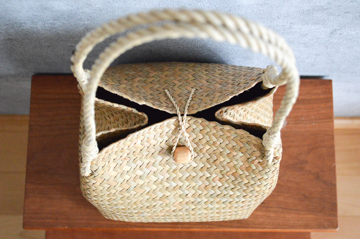 Handbag “Cube” with Closure / Krajood Grass / THA 3115107-1