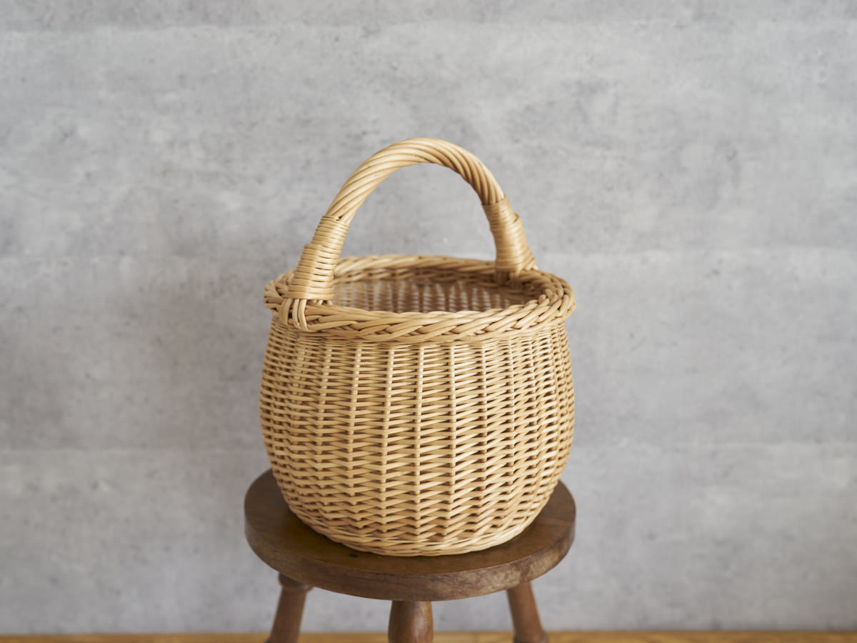 リトアニア/やなぎ　シギタスさん　手つきラウンドバスケット　140522-5