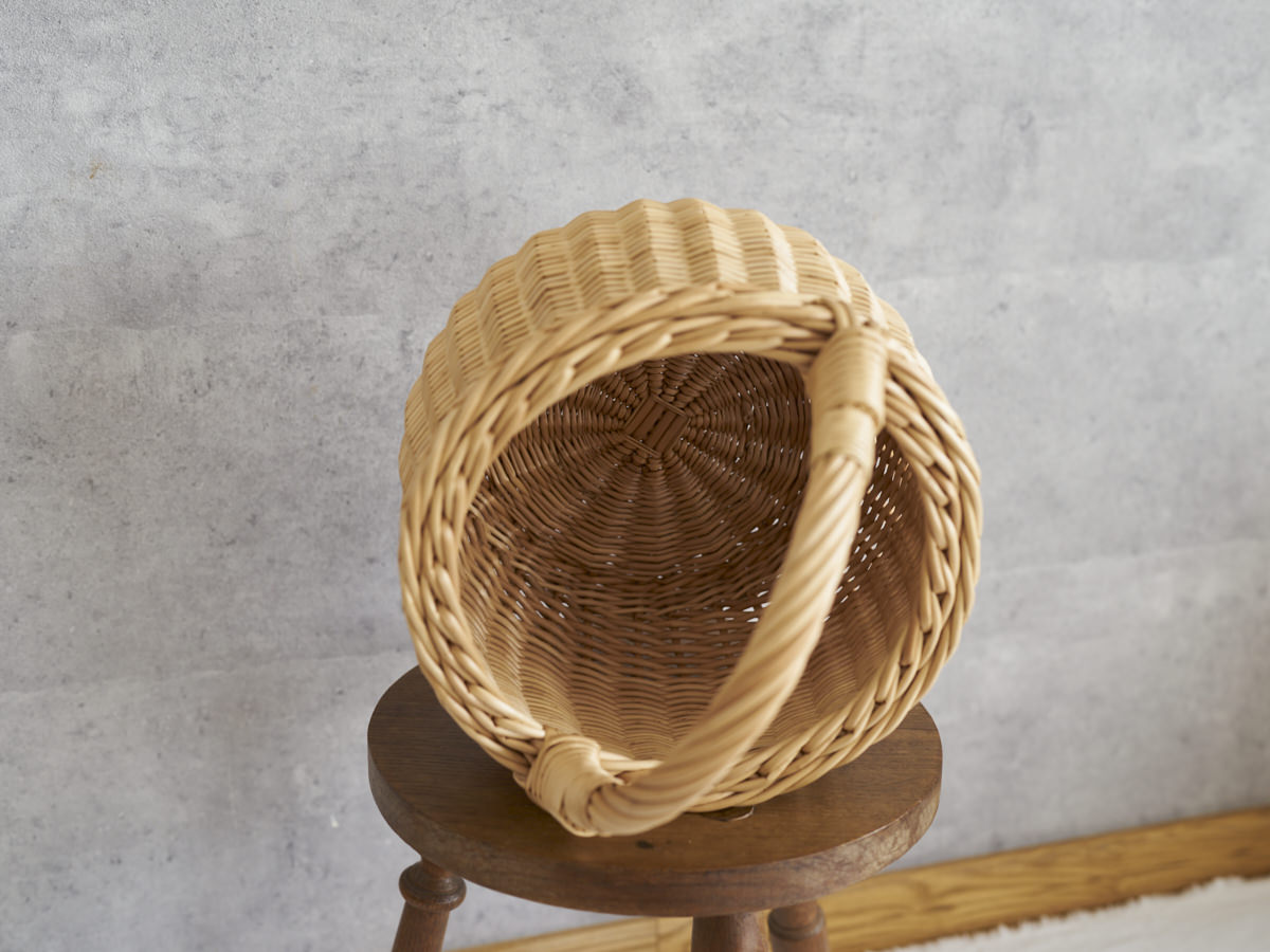 リトアニア/やなぎ　シギタスさん　手つきラウンドバスケット　140522-5