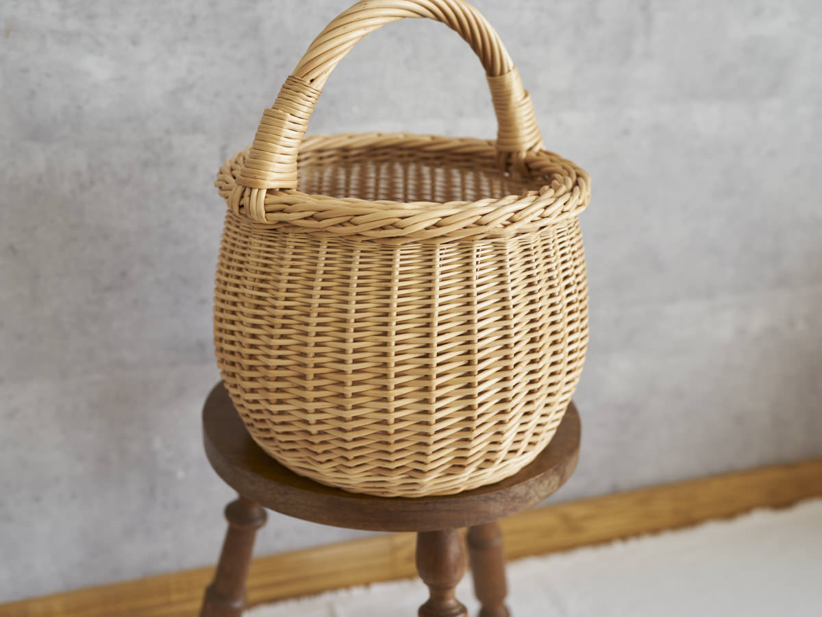 リトアニア/やなぎ　シギタスさん　手つきラウンドバスケット　140522-5