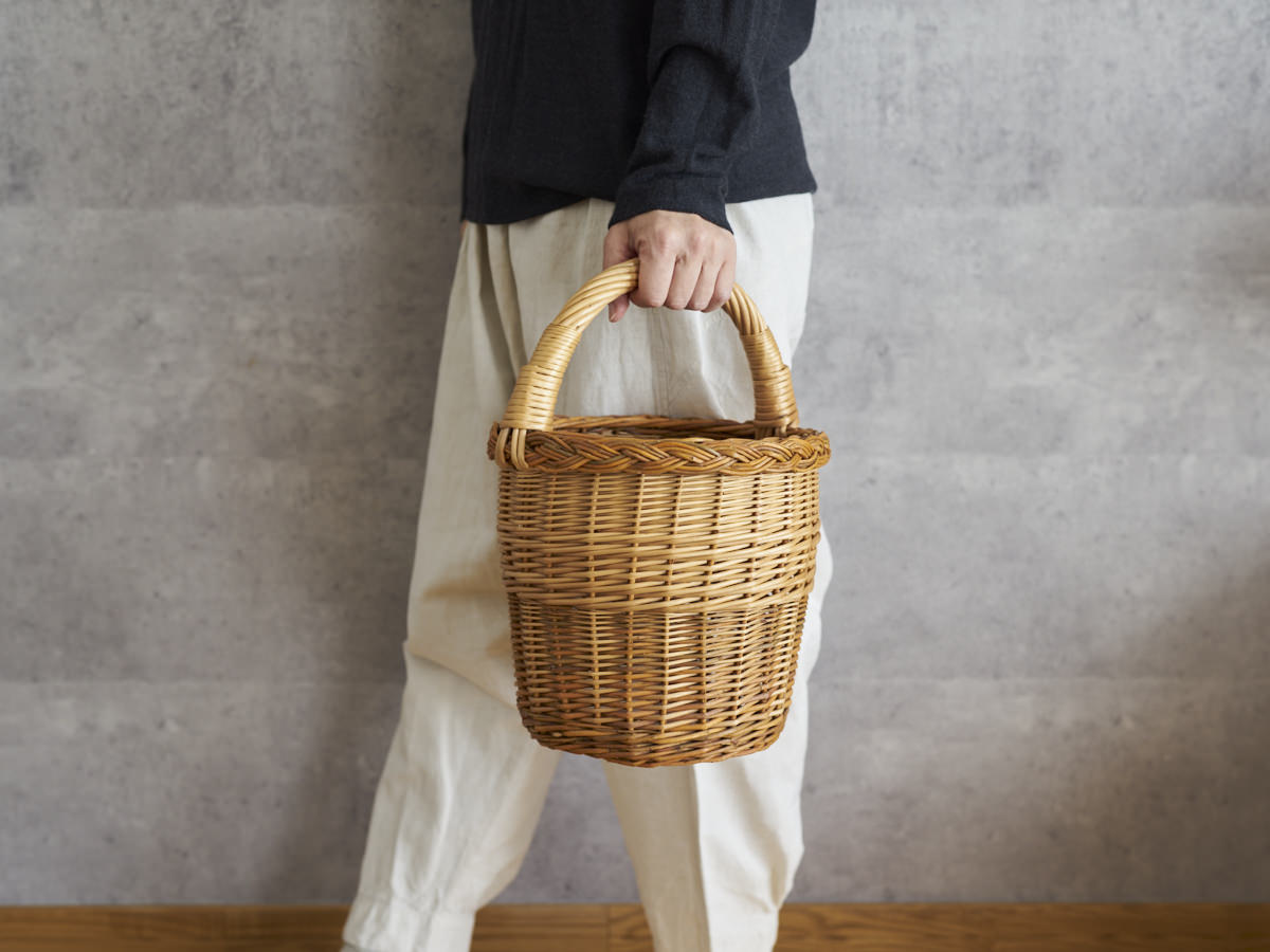 リトアニア/やなぎ　シギタスさん　手つきトールバスケット　皮つき　140522-6