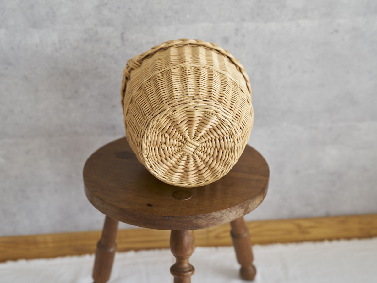 リトアニア/やなぎ　シギタスさん　手つきラウンドバスケット　小　140522-7