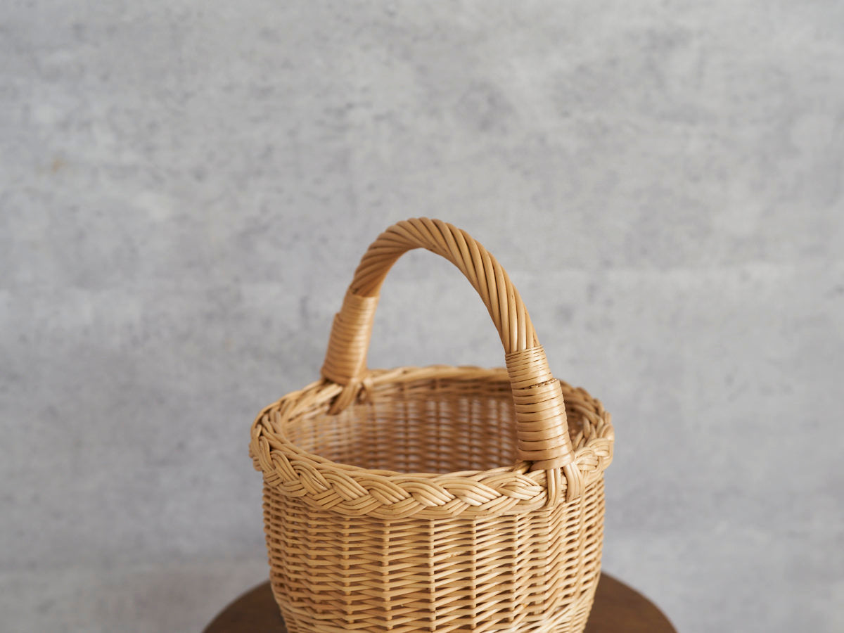 リトアニア/やなぎ　シギタスさん　手つきラウンドバスケット　小　140522-7