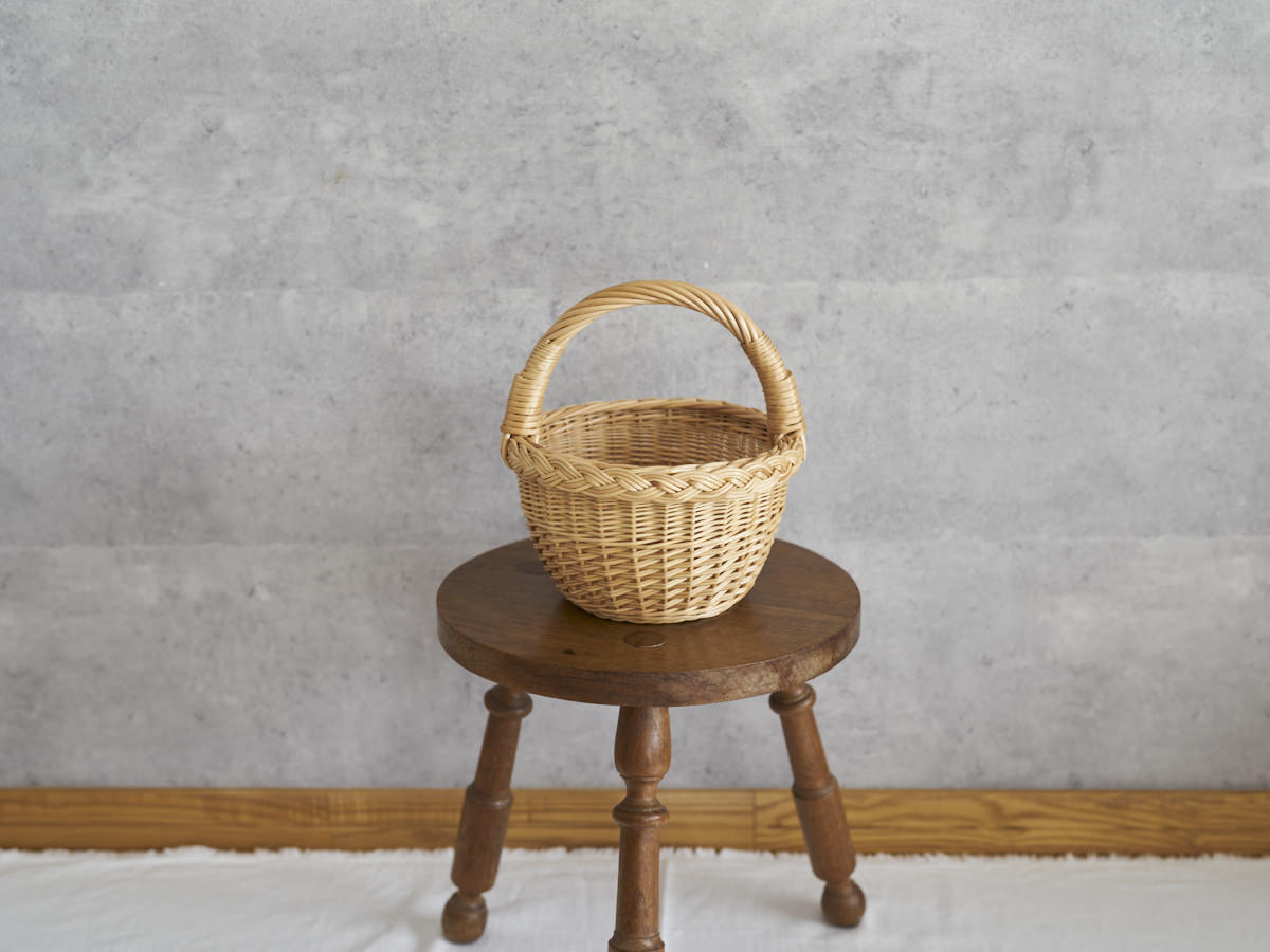 リトアニア/やなぎ　シギタスさん　手つきラウンドバスケット　ミニ　140522-8