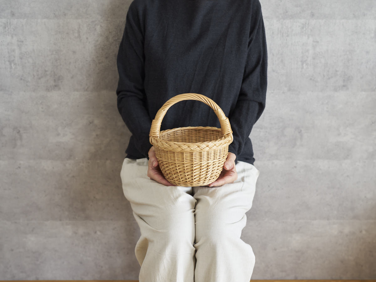 リトアニア/やなぎ　シギタスさん　手つきラウンドバスケット　ミニ　140522-8