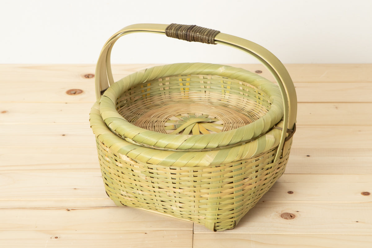 Round basket with rid / Madake bamboo / Ōita-JPN 220648-1