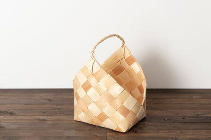 エストニア/パイン　薪入れバスケット　山型　S・L　２サイズ　330715