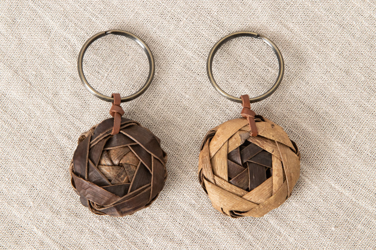 Key-chain “Rose” [ Light, Dark ] / Walnut / Yamagata-JPN 311412