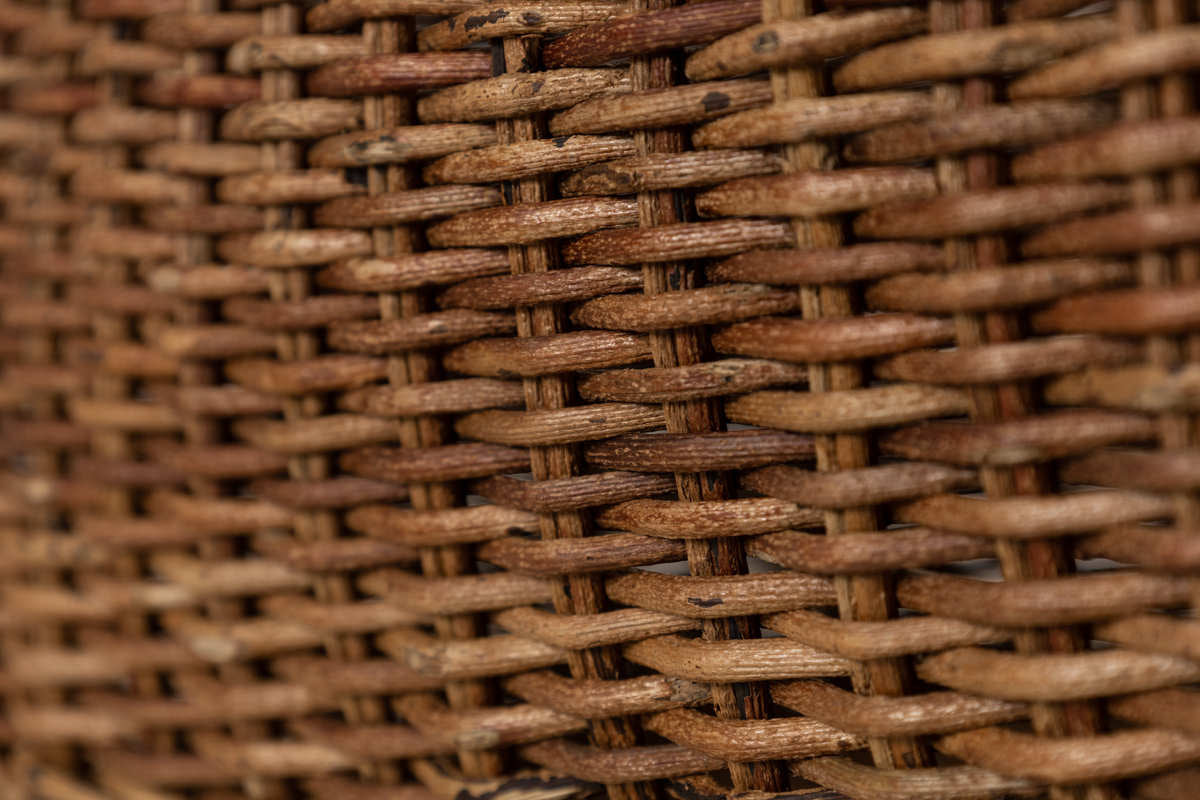 Rectangle bottom basket / Brown Akebi vine / Nagano-JPN 311213-1