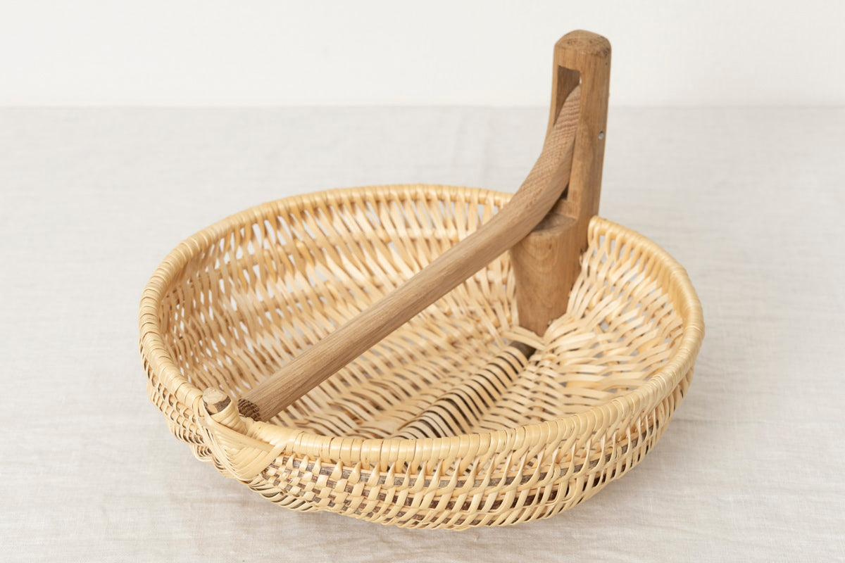 640209-1　ドイツ/やなぎ×ヘーゼル　くるみ割りバスケット