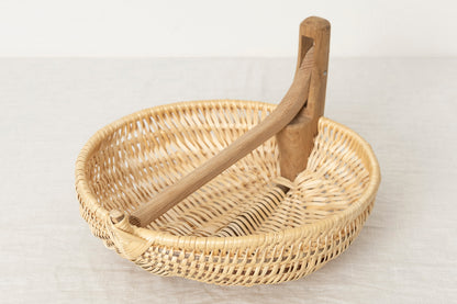 640209-1　ドイツ/やなぎ×ヘーゼル　くるみ割りバスケット