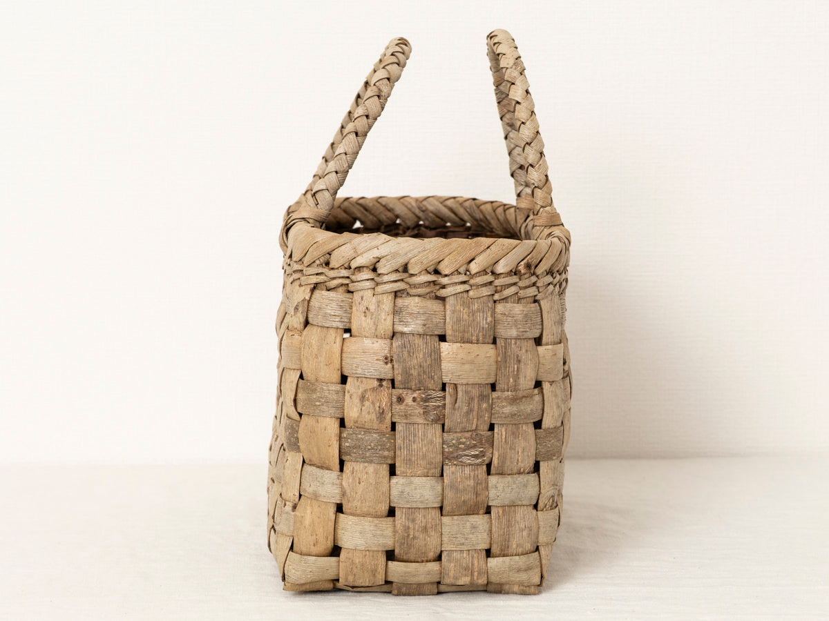 Handheld Basket “Checker” All-Outer-Bark Wide / Walnut Bark / Iwate-JPN 1510738