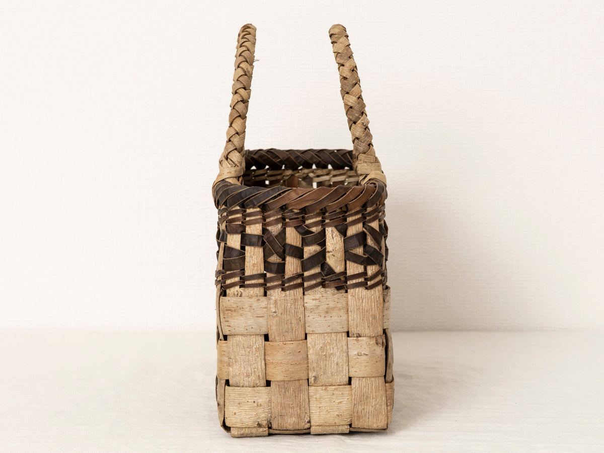 Handheld Basket “Checker” Inner-Bark Mosaic / Walnut Bark / Iwate-JPN 1510739