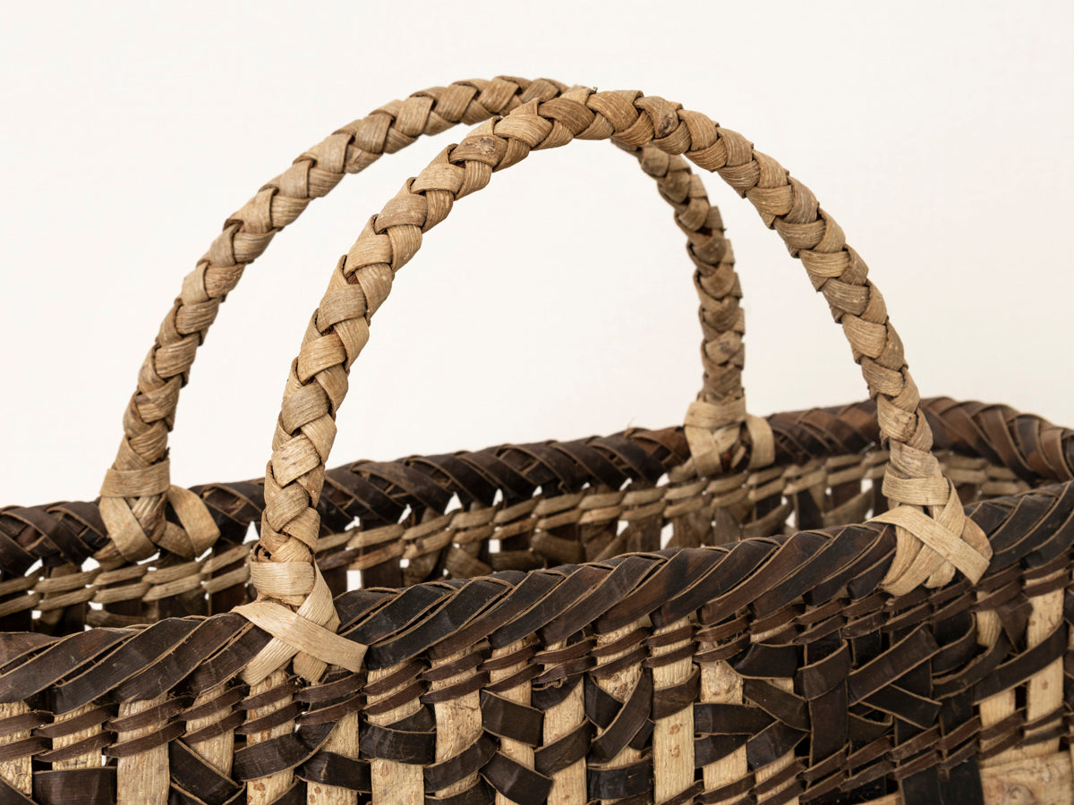 Handheld Basket “Checker” Inner-Bark Mosaic / Walnut Bark / Iwate-JPN 1510739