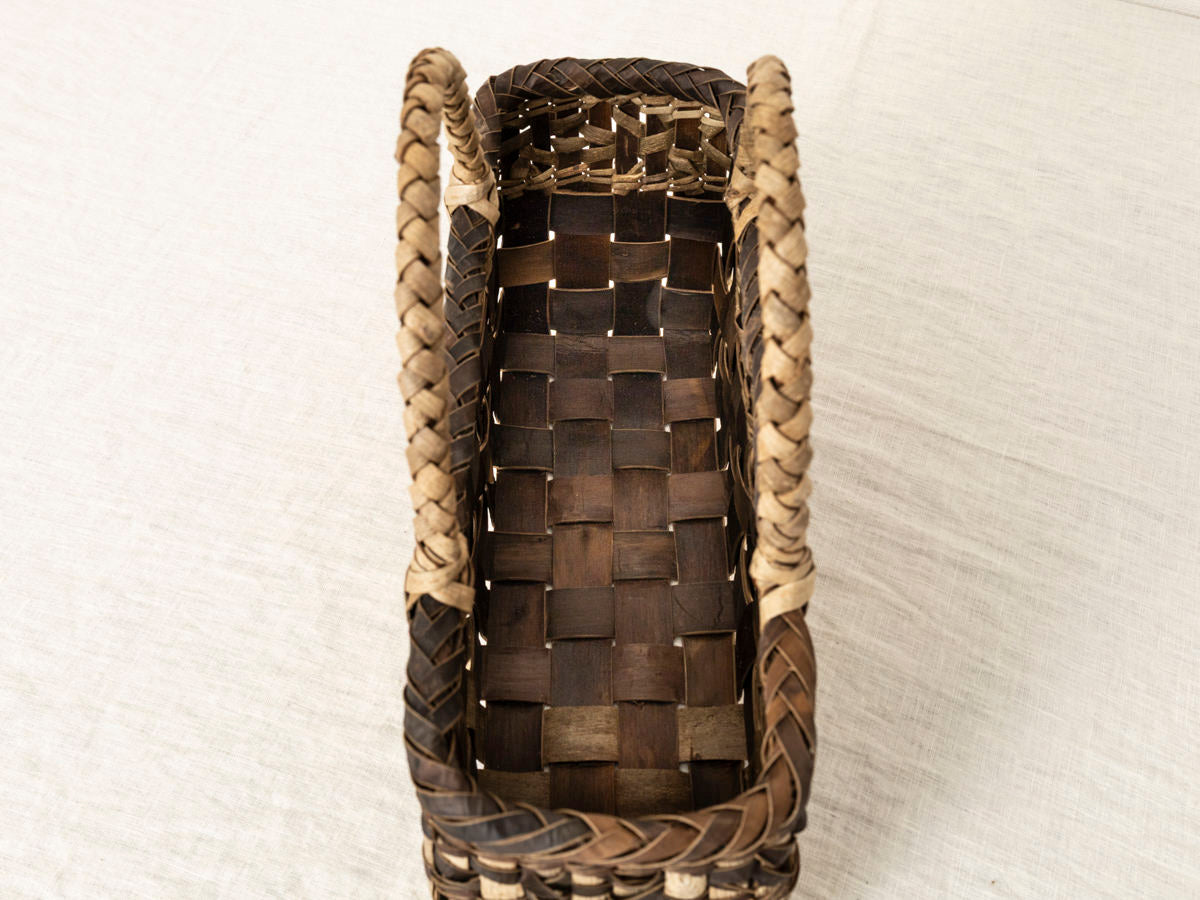 Handheld Basket “Checker” Inner-Bark Mosaic / Walnut Bark / Iwate-JPN 1510739
