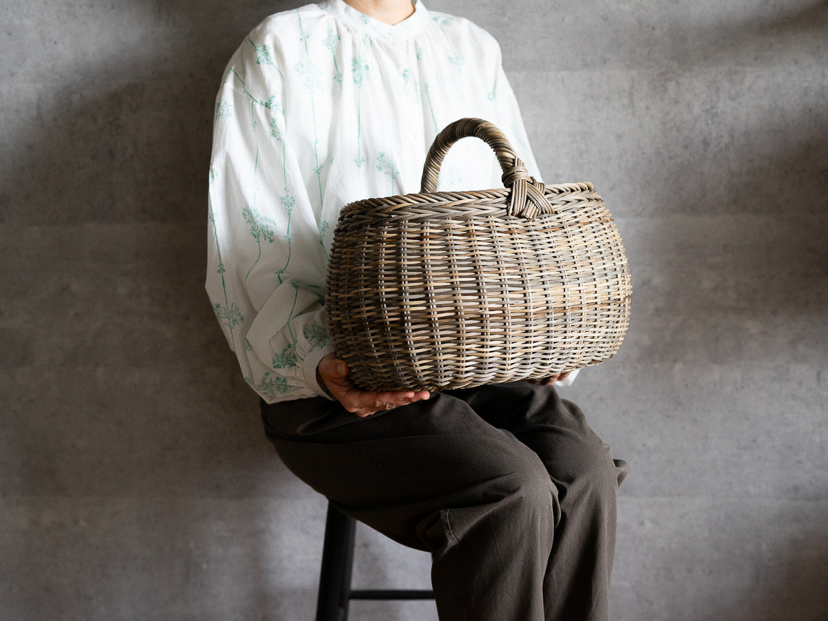 Round Basket with Handle / Gray Akebi Vine / Nagano-JPN 311252-1