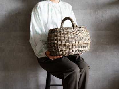 Round Basket with Handle / Gray Akebi Vine / Nagano-JPN 311252-1