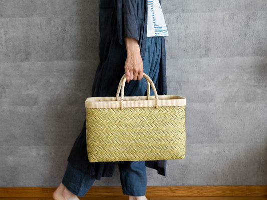 Market Basket with Rattan Handle M-Fine / Suzutake Bamboo / Iwate-JPN 450801-1